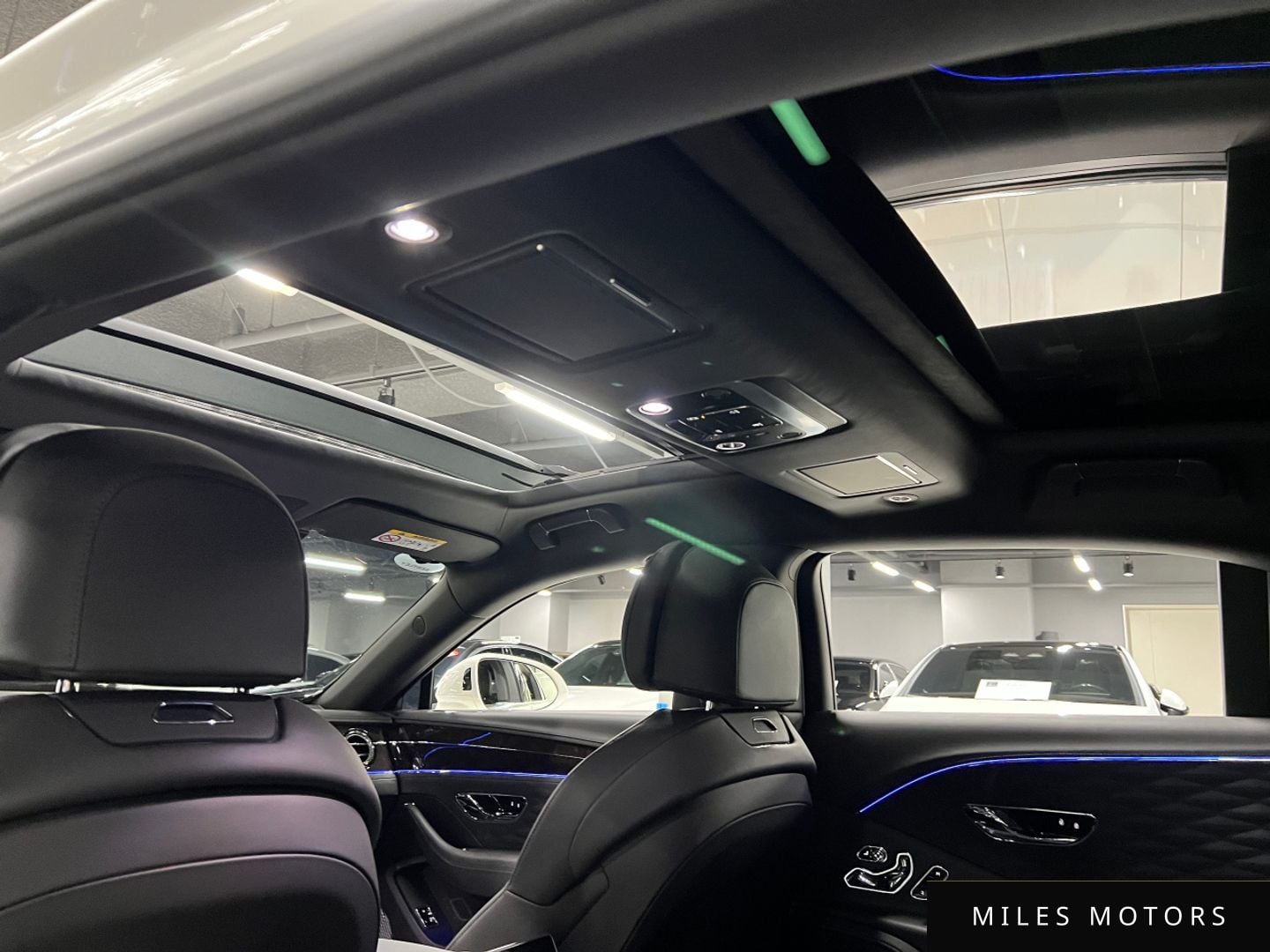 Bentley Flying Spur 2021 — миниатюра 12