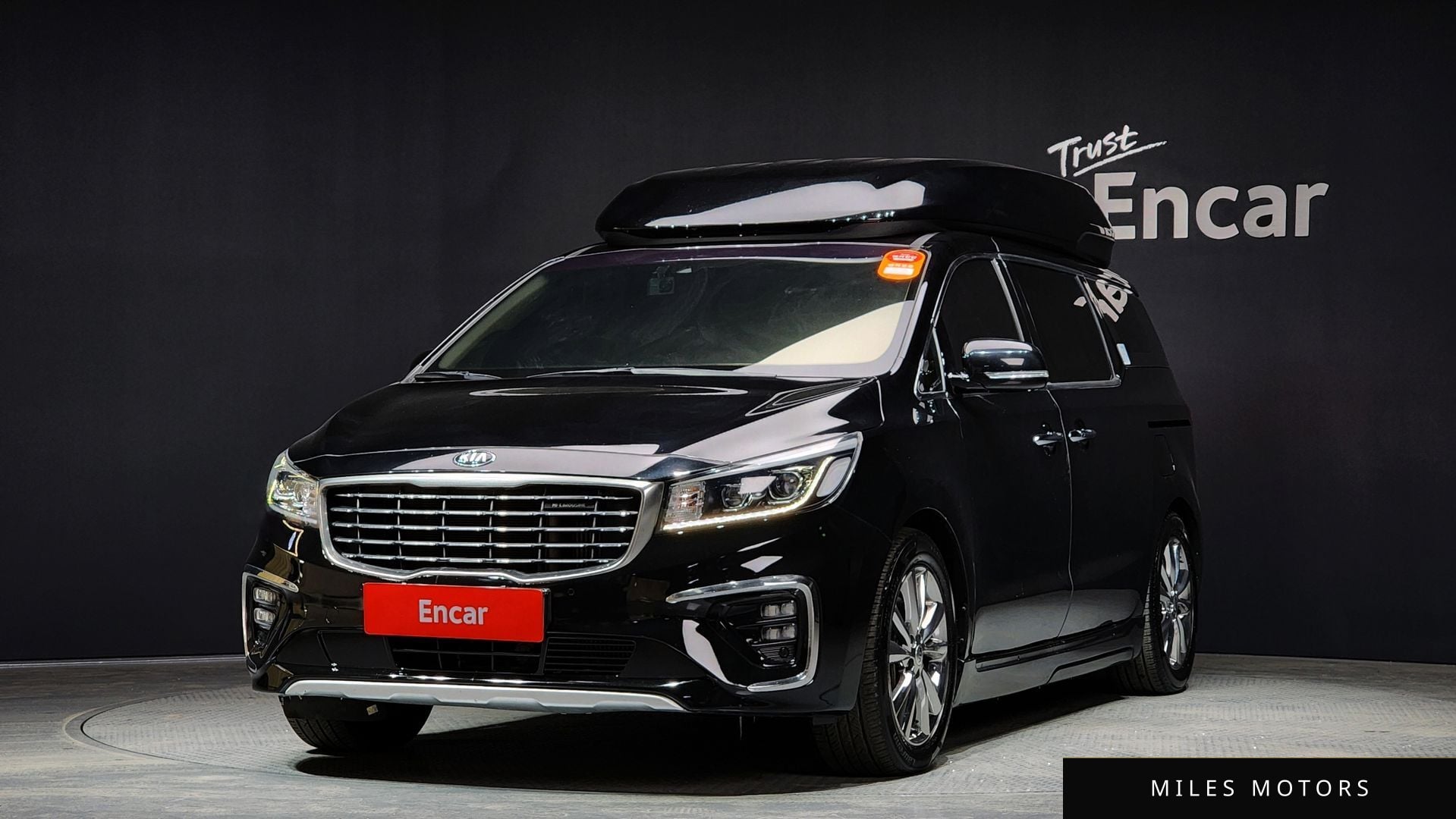 Kia Canival 2020 — фото 1 из 12