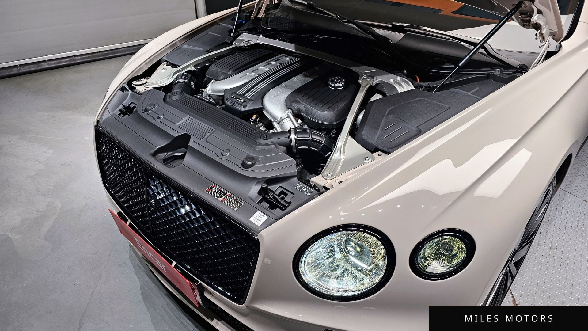 Bentley Continental GT 2022 — миниатюра 6