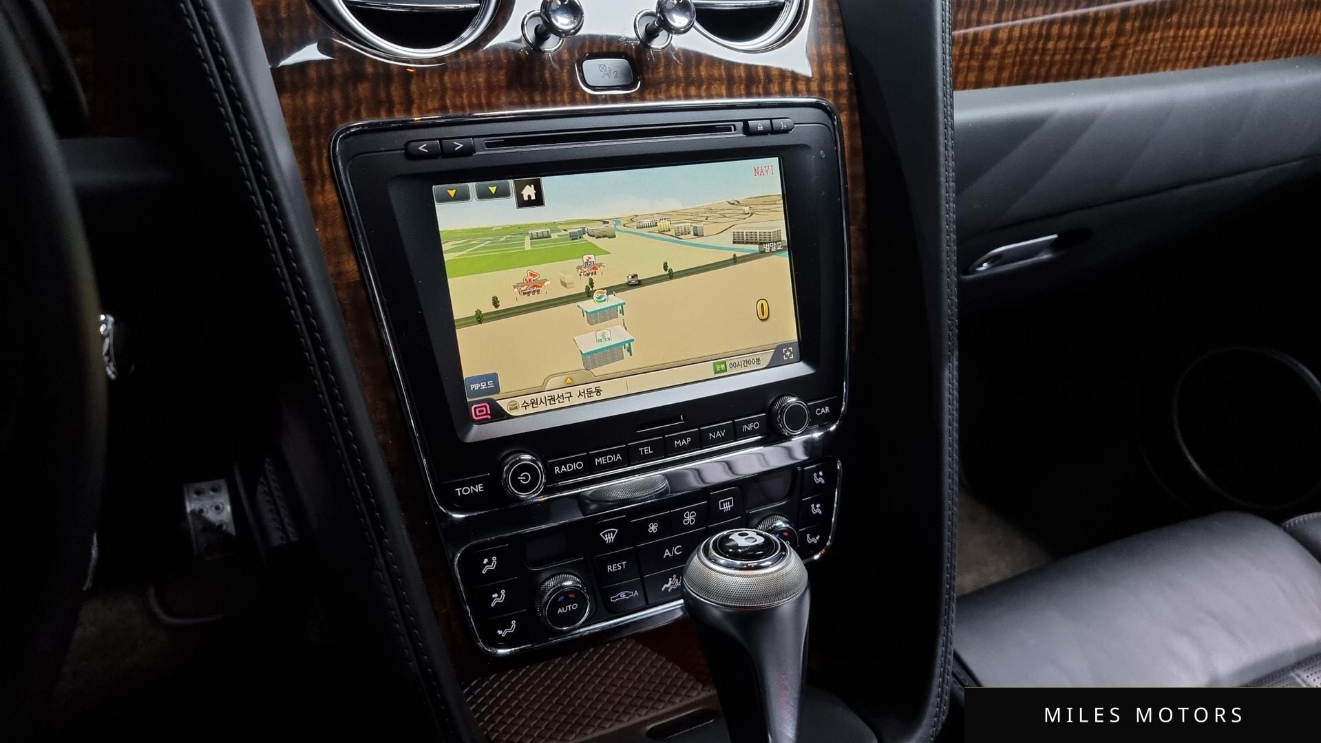 Bentley 컨티넨탈 GT 2013 — миниатюра 13