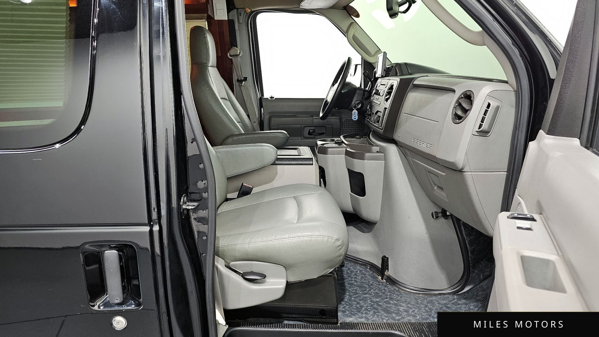 Ford E-Series 2012 — миниатюра 11