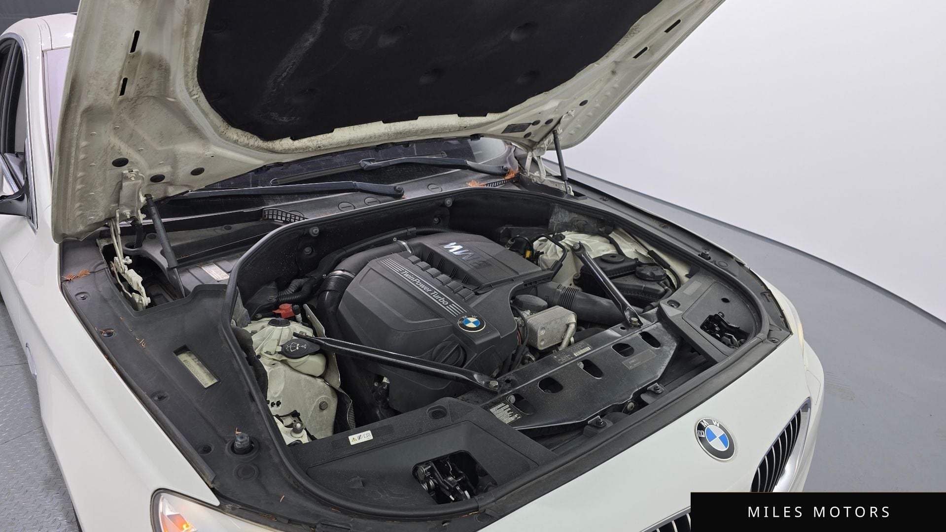 BMW 5 Series GT (F07) 2011 — миниатюра 6