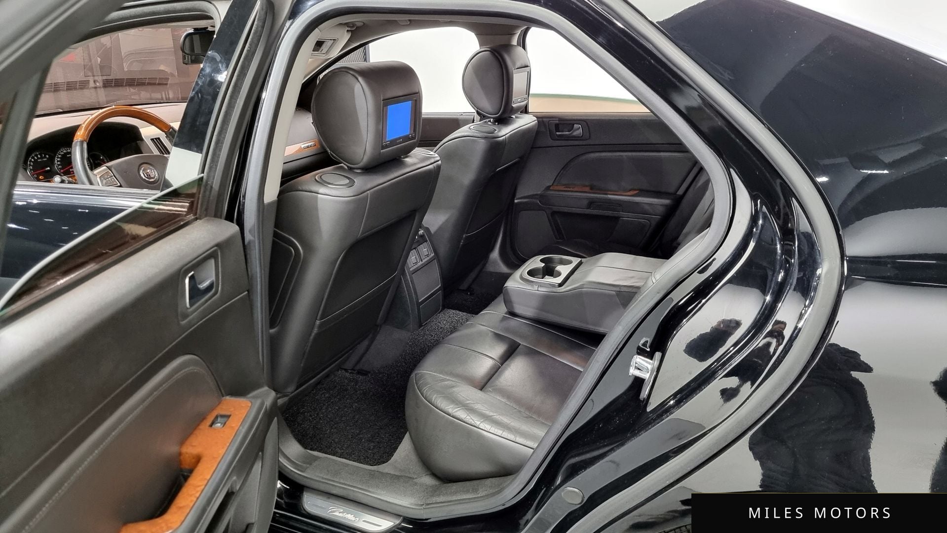Cadillac STS 2011 — миниатюра 11
