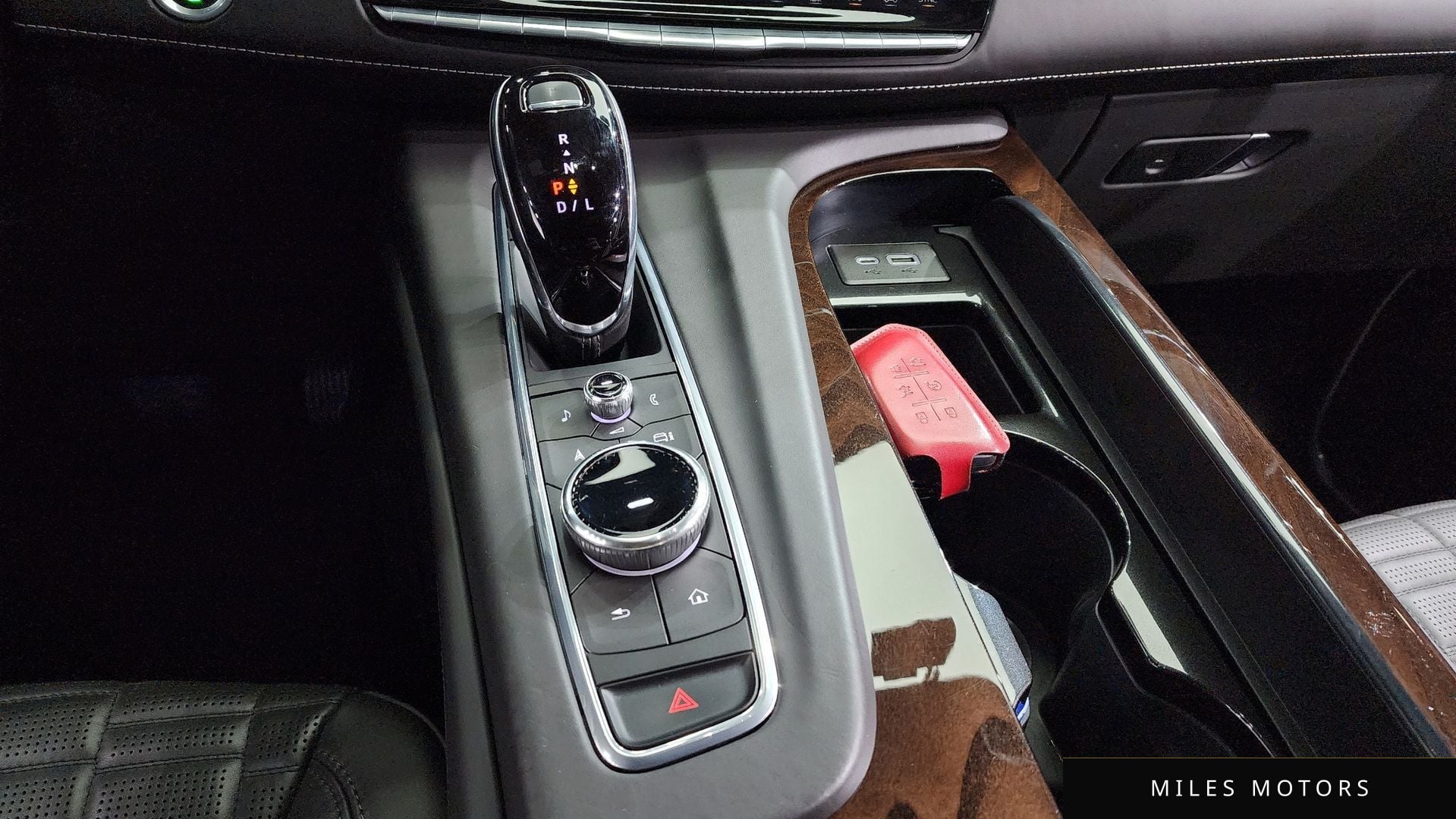 Cadillac Escalade 2022 — миниатюра 9