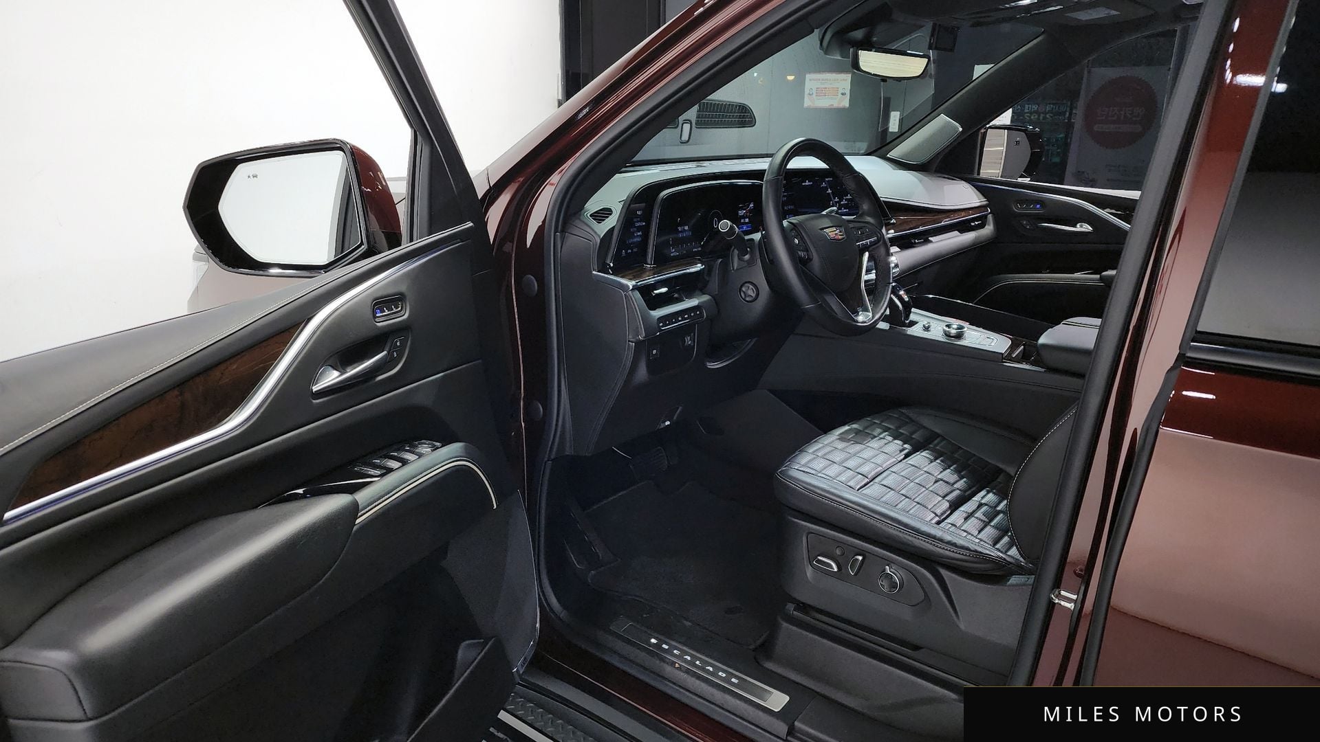 Cadillac Escalade 2022 — миниатюра 10