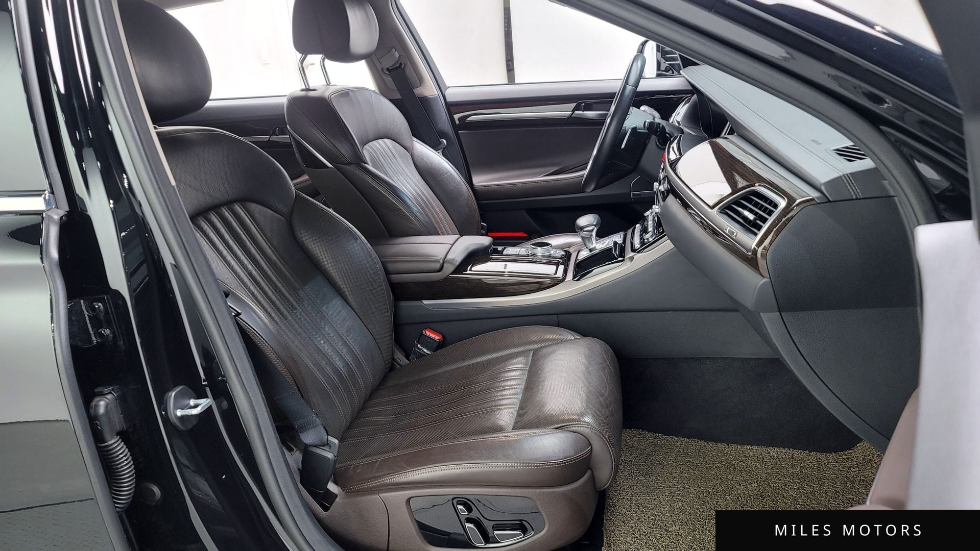 Genesis EQ900 2016 — миниатюра 10