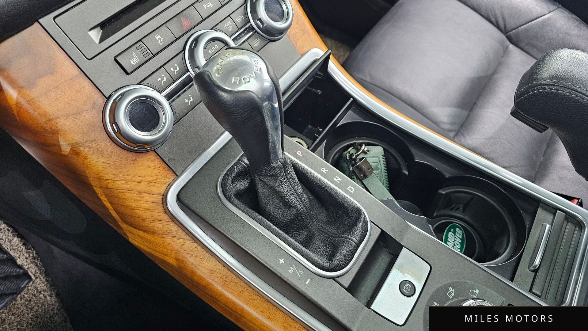 Land Rover Range Rover Sport 2011 — миниатюра 9