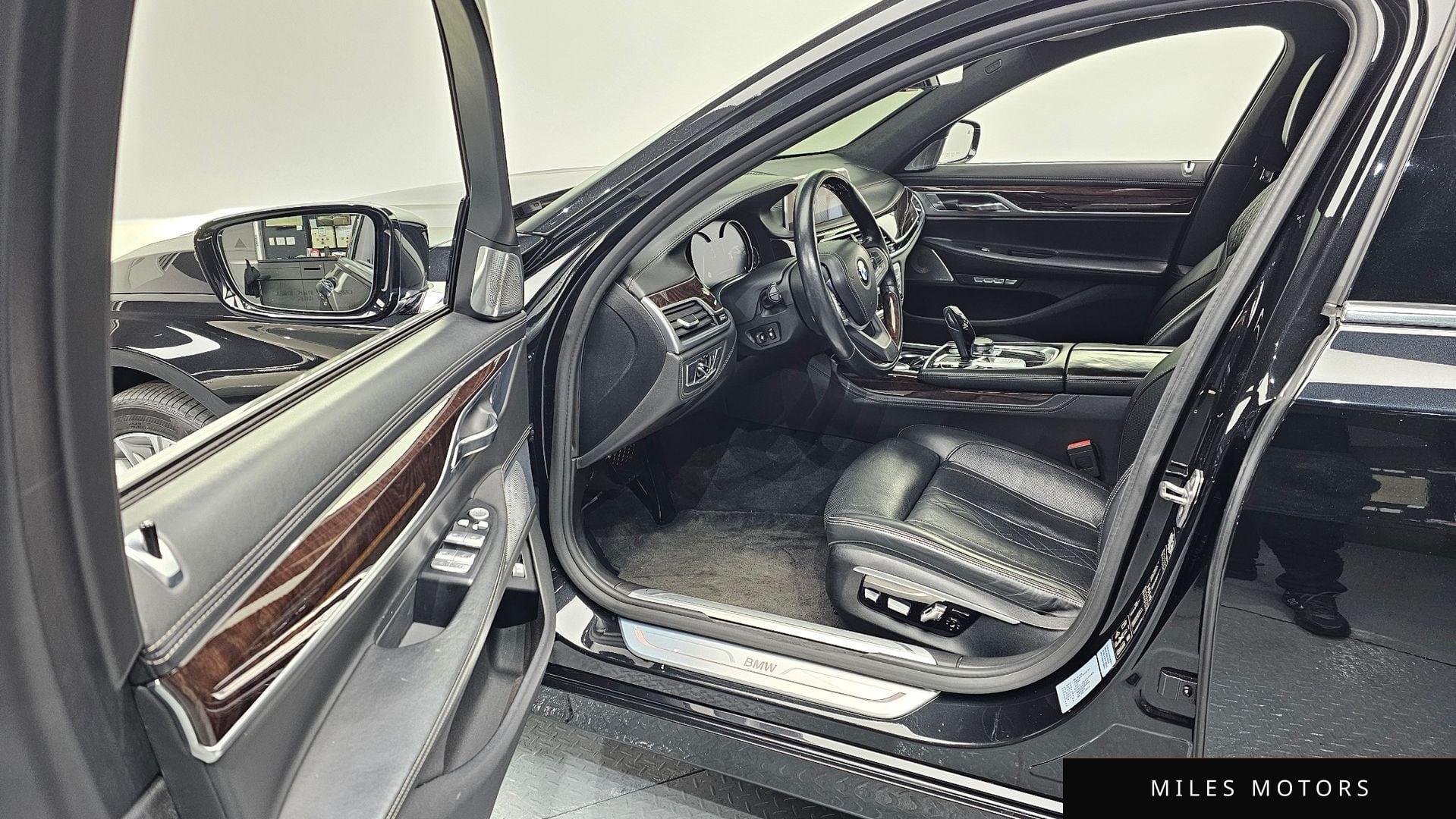 BMW 7 Series (G11) 2016 — миниатюра 10