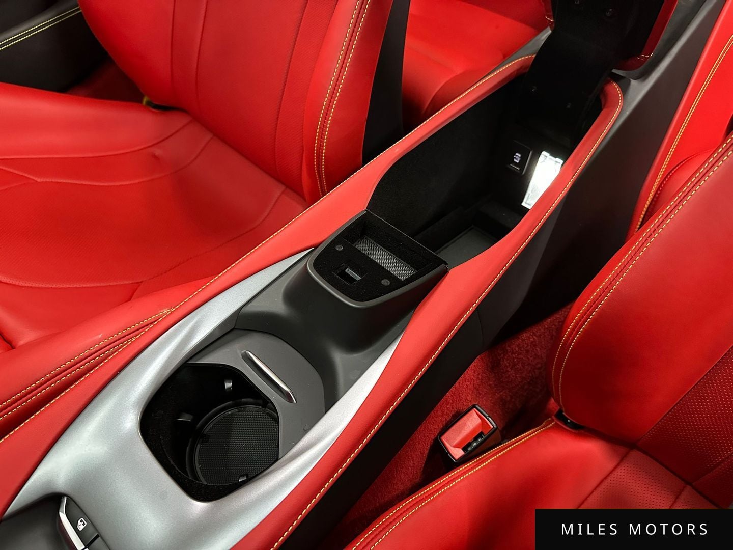 Ferrari 포르토피노 2022 — миниатюра 16