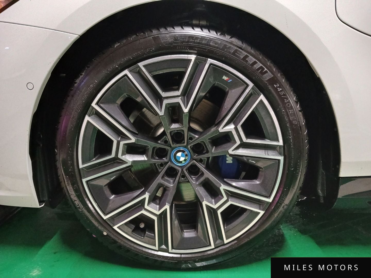 BMW 5 Series (G60) 2025 — миниатюра 19