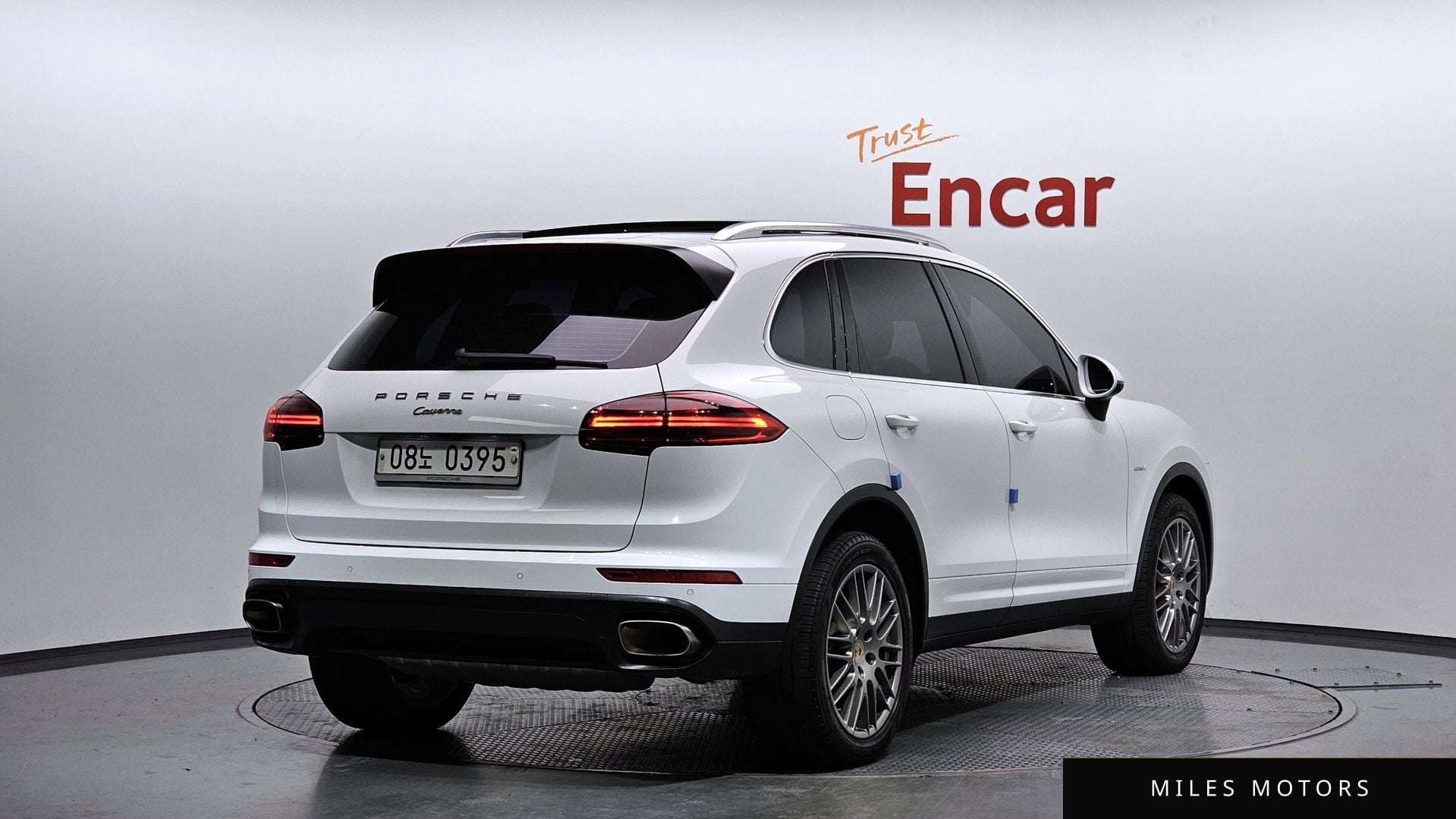 Porsche Cayenne 2016 — миниатюра 2