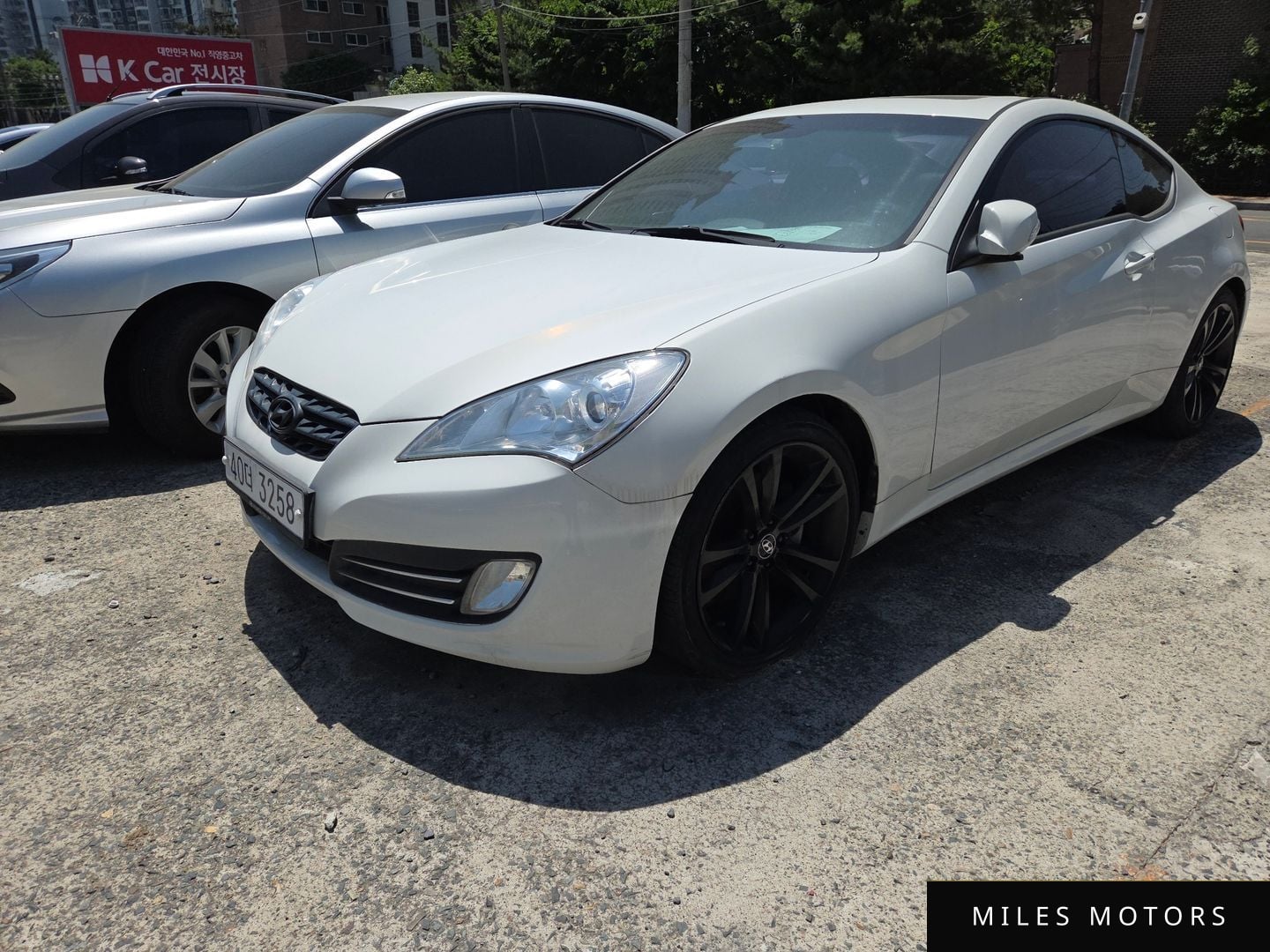 Hyundai Genesis 2011 — миниатюра 3