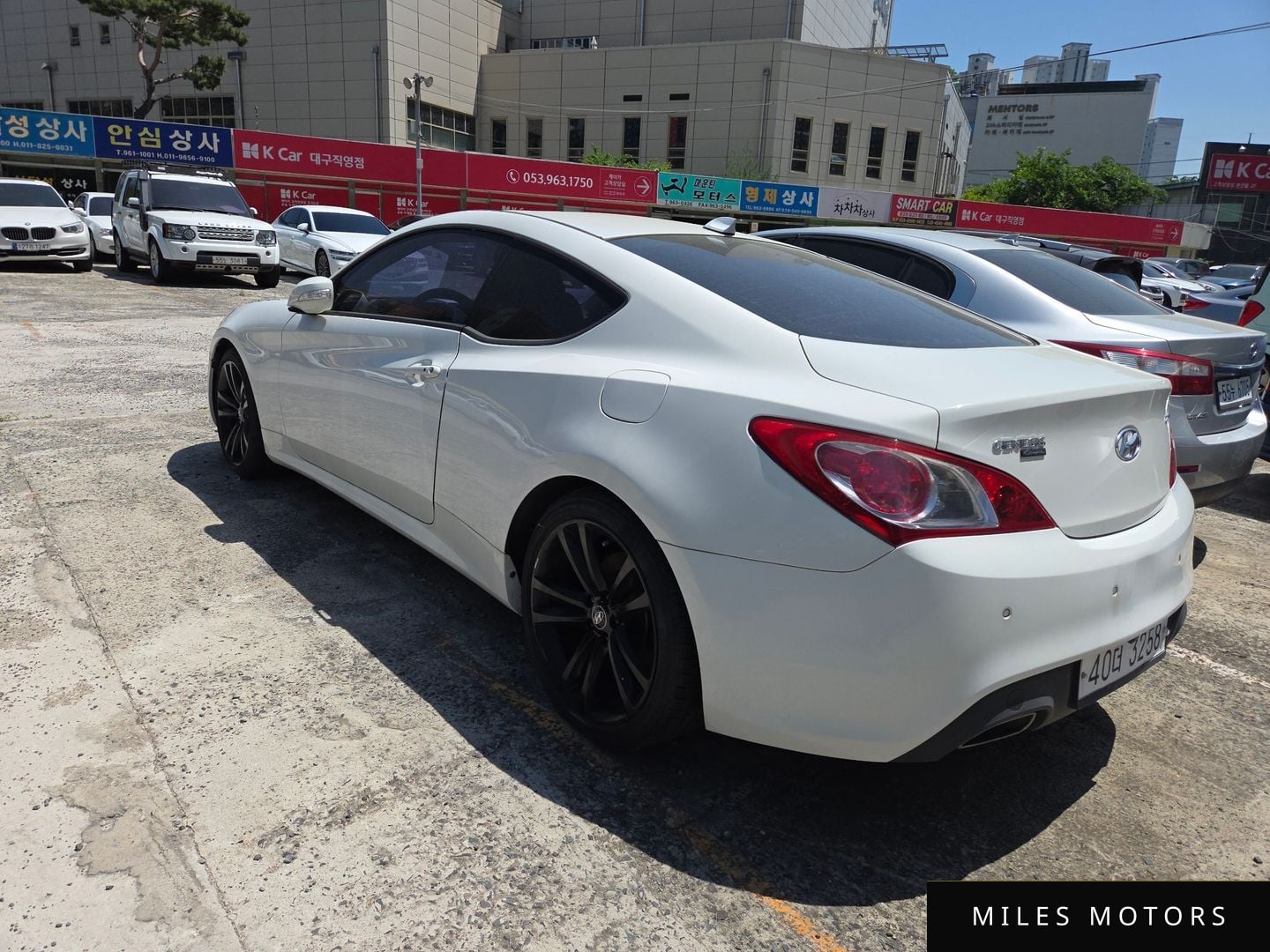 Hyundai Genesis 2011 — миниатюра 4