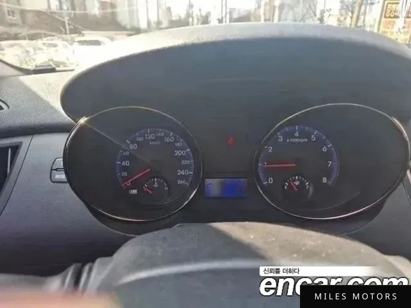 Hyundai Genesis 2011 — миниатюра 9