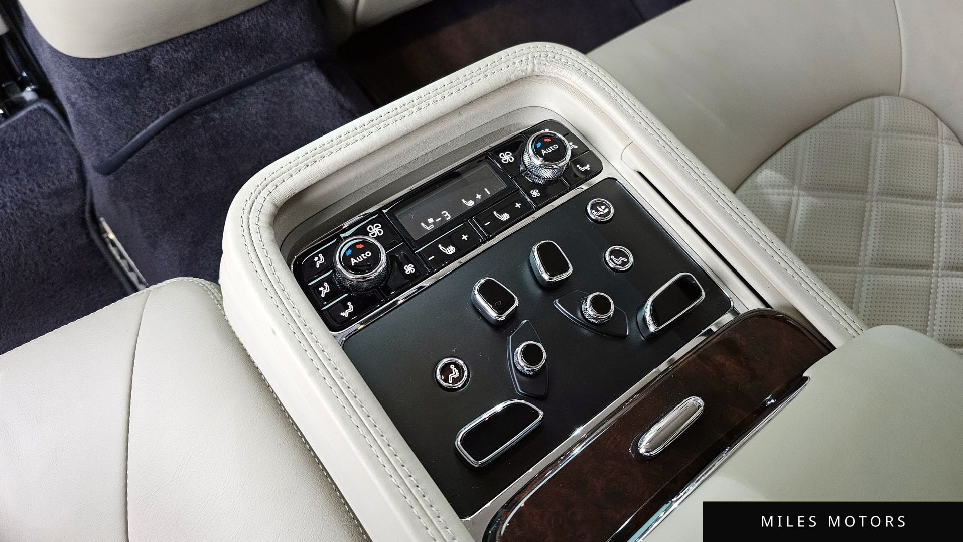 Bentley 뮬산 2013 — миниатюра 18