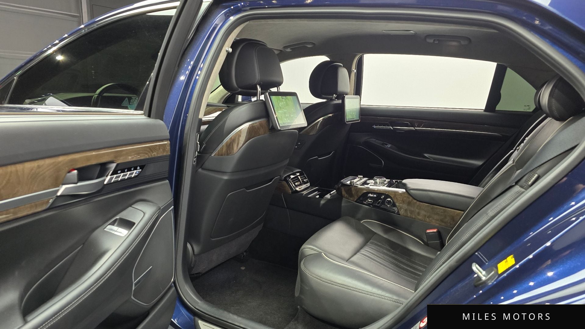 Genesis EQ900 2016 — миниатюра 12