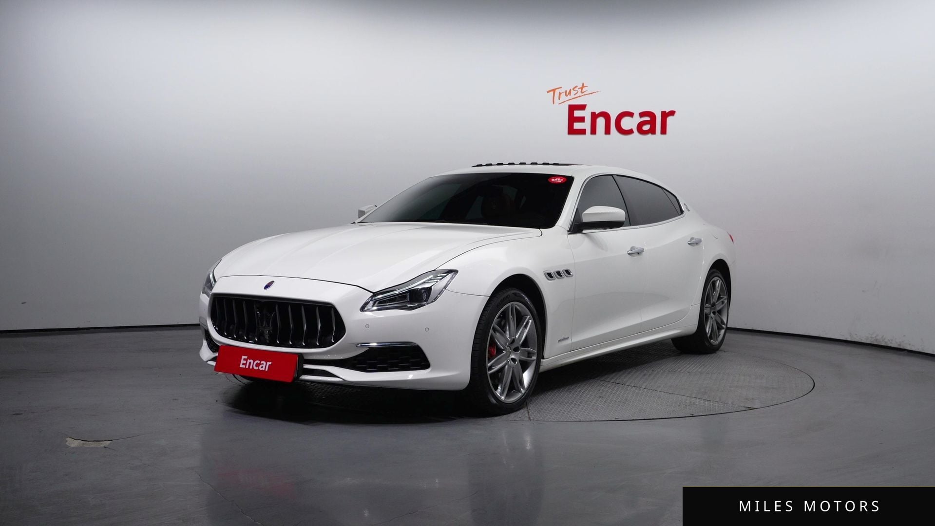 Maserati Quattroporte 2019 — фото 1 из 12