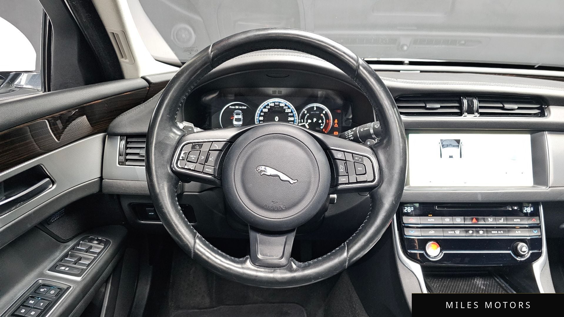 Jaguar XF (X260) 2017 — миниатюра 13