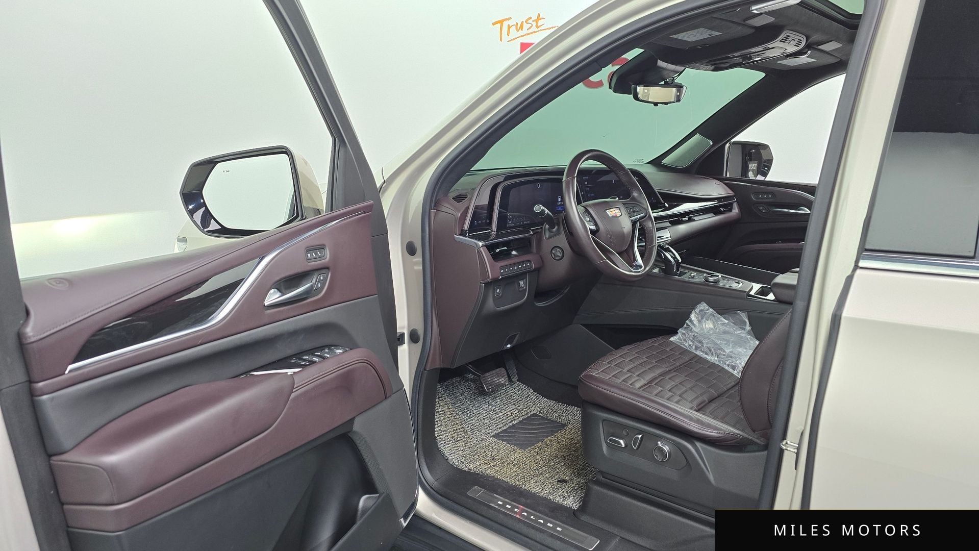 Cadillac Escalade 2022 — миниатюра 10