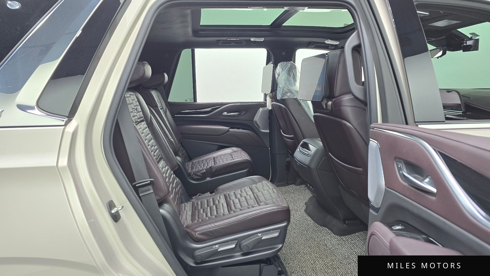 Cadillac Escalade 2022 — миниатюра 12