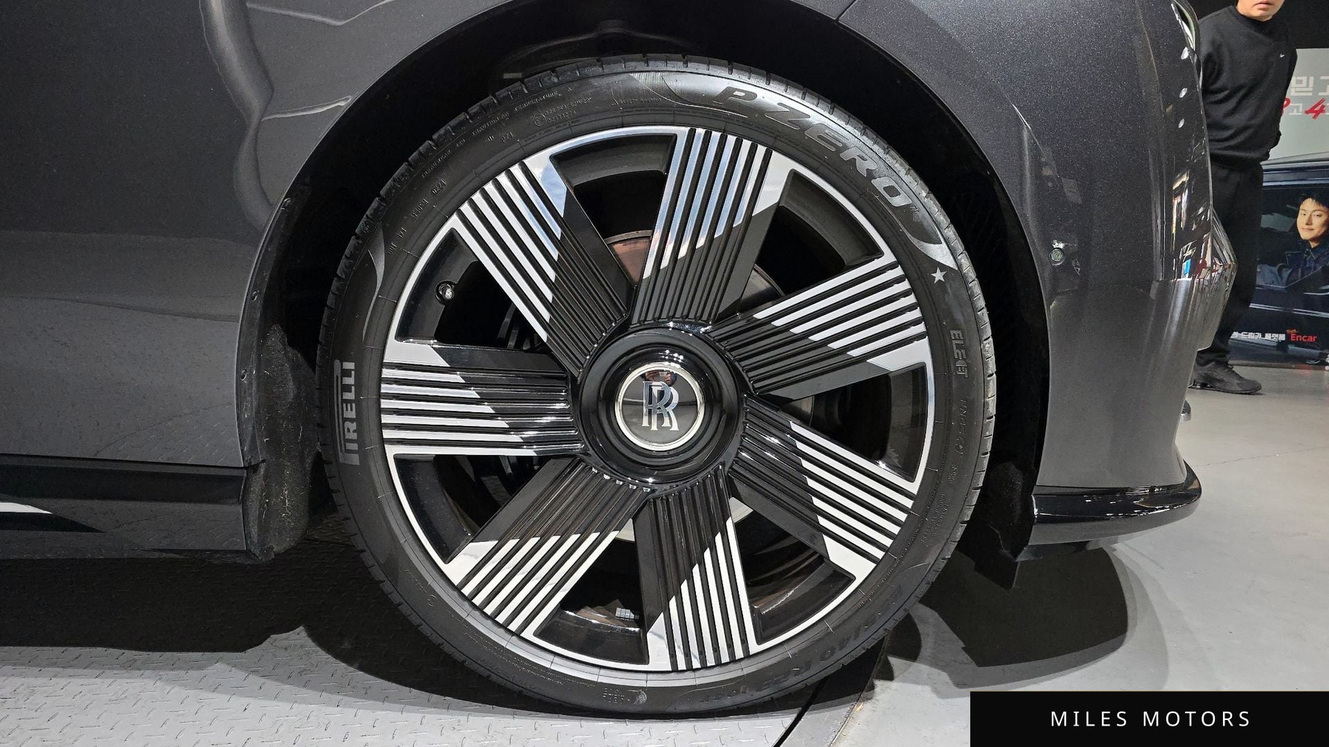 Rolls-Royce Spectre 2024 — миниатюра 5