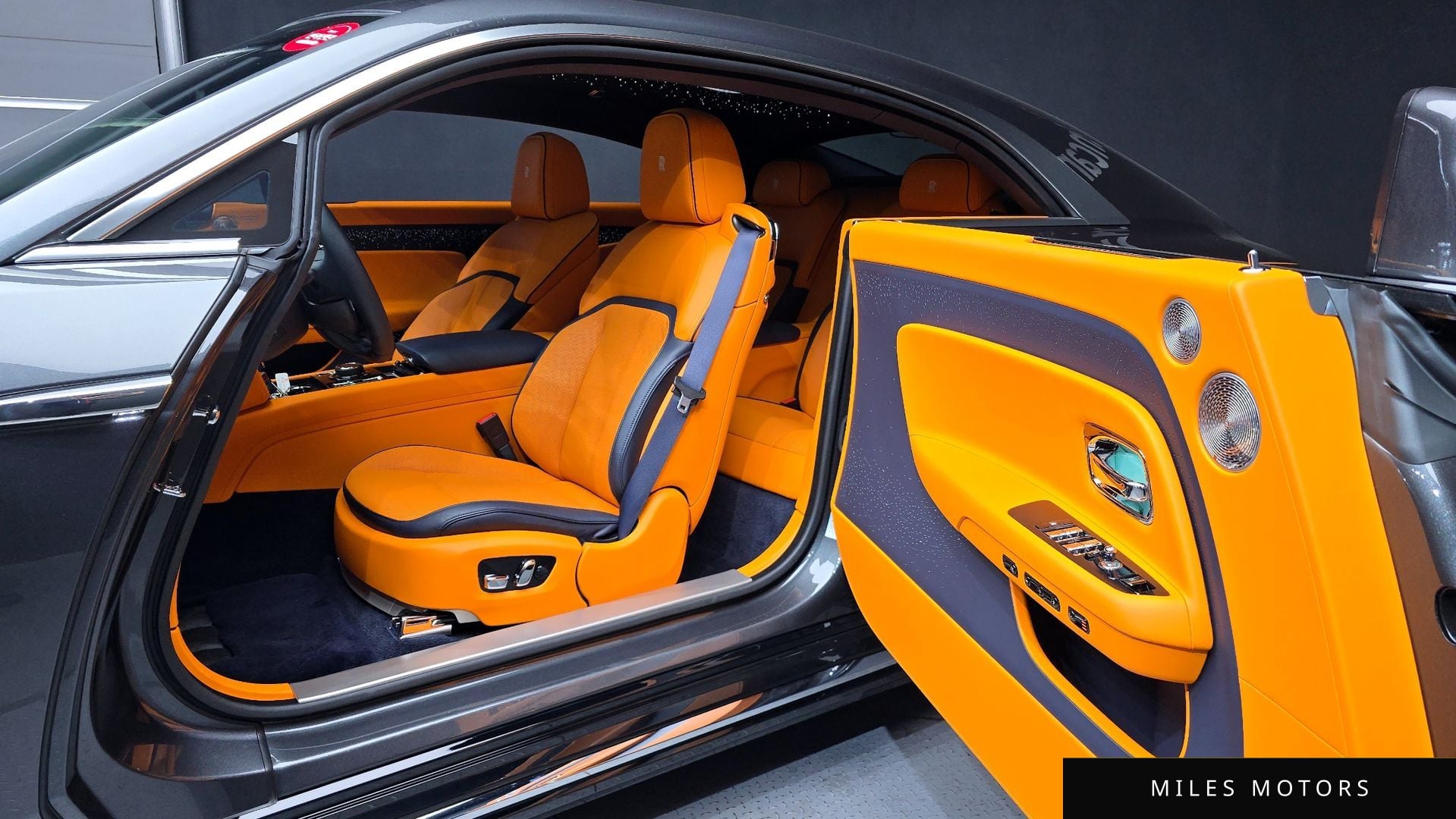 Rolls-Royce Spectre 2024 — миниатюра 10