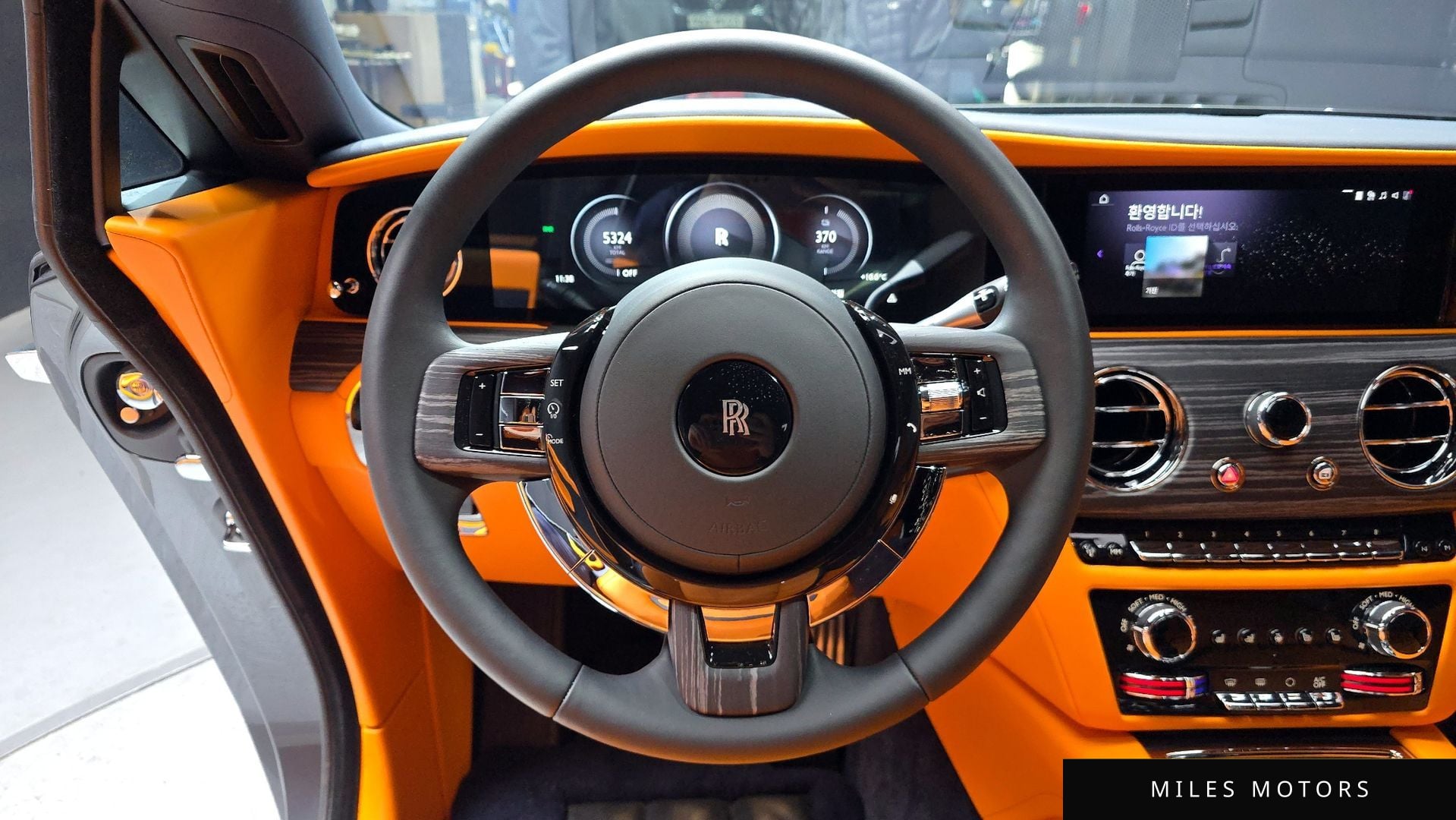 Rolls-Royce Spectre 2024 — миниатюра 13