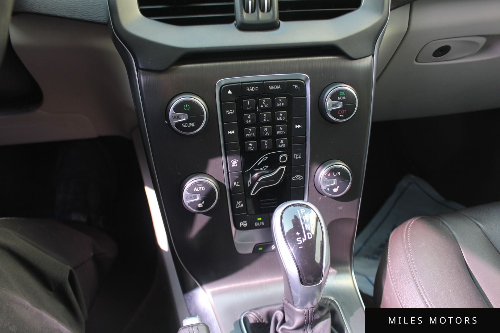 Volvo V40 2015 — миниатюра 8