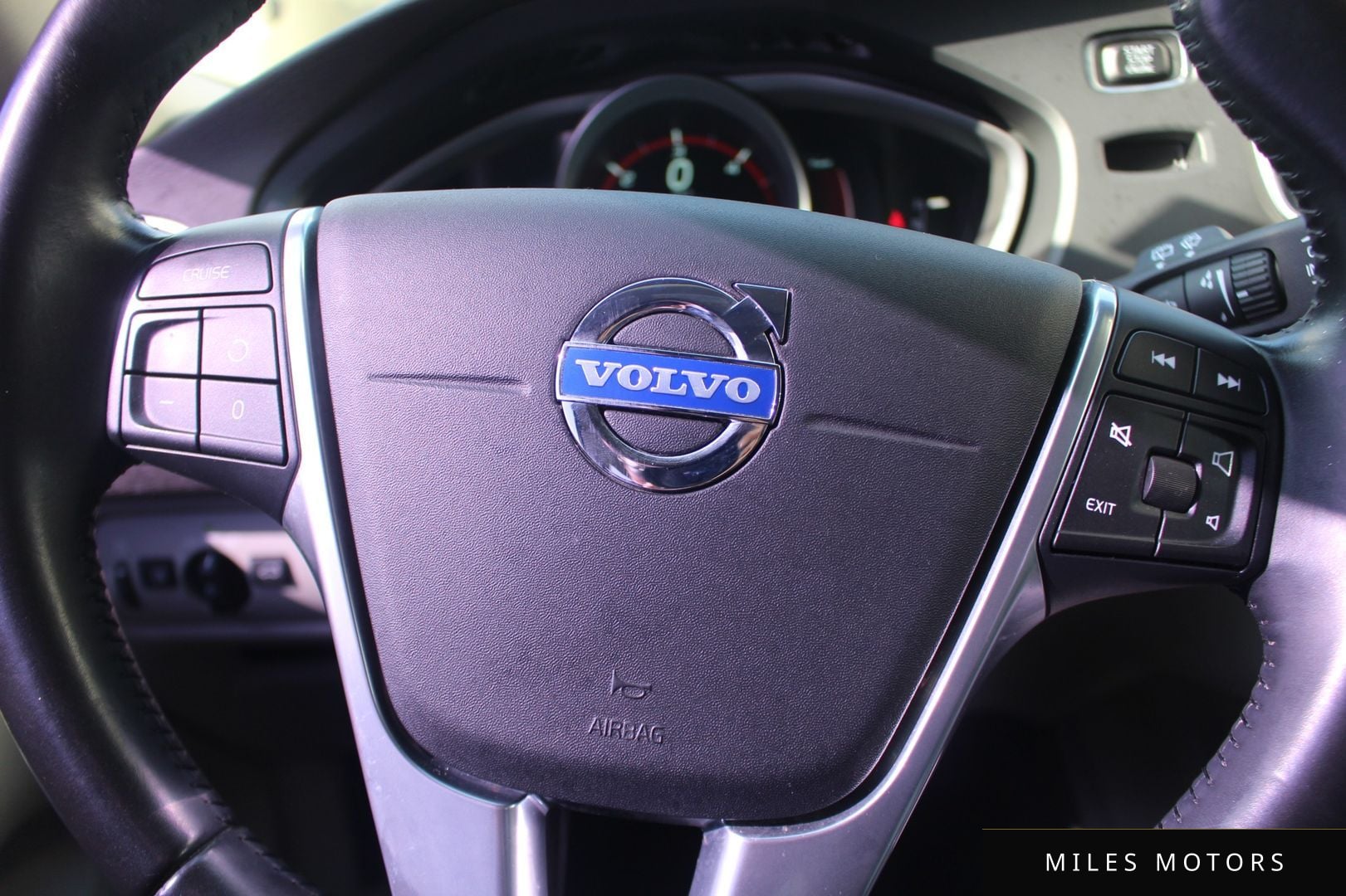 Volvo V40 2015 — миниатюра 9