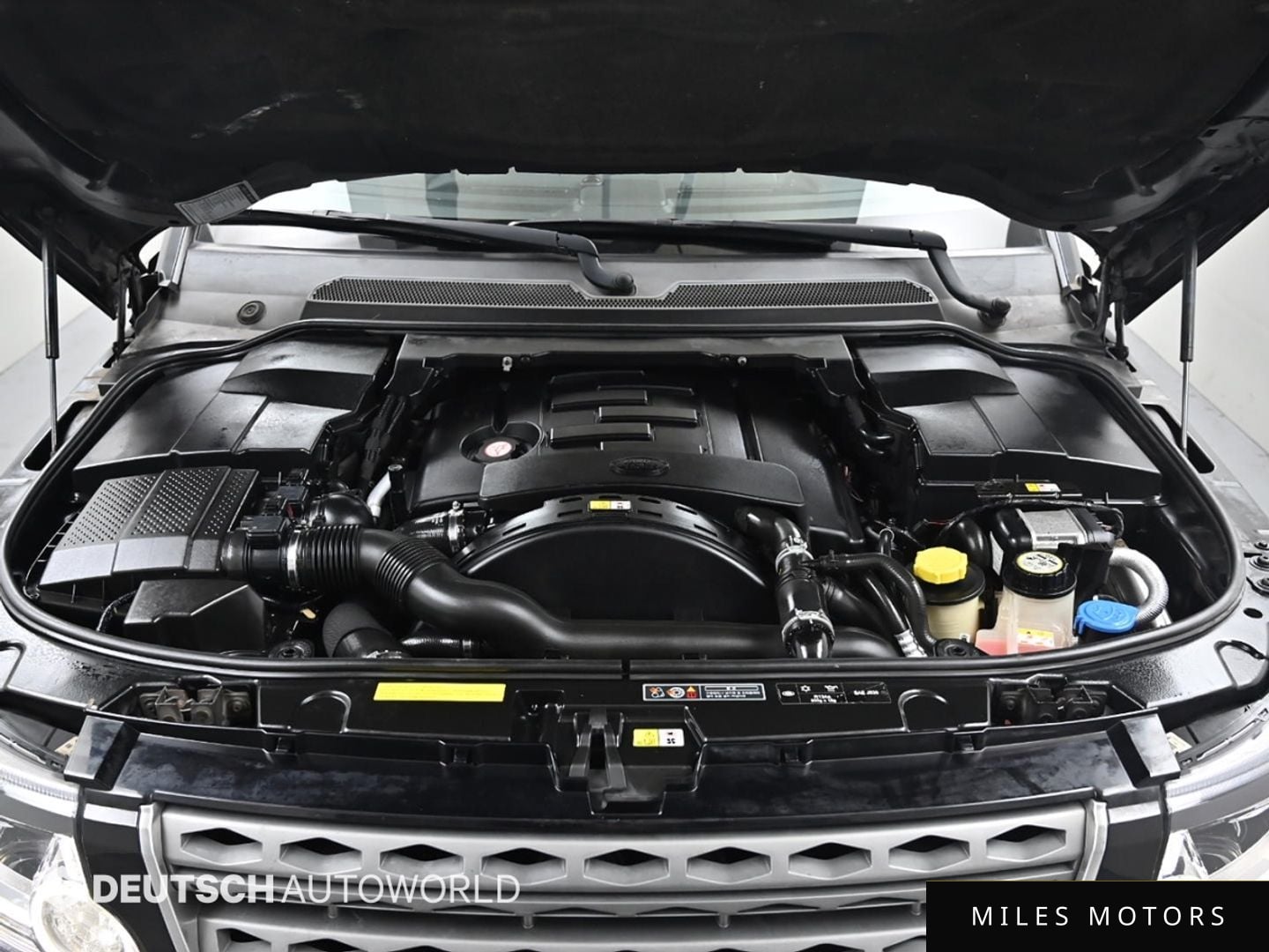 Land Rover Discovery 2015 — миниатюра 6