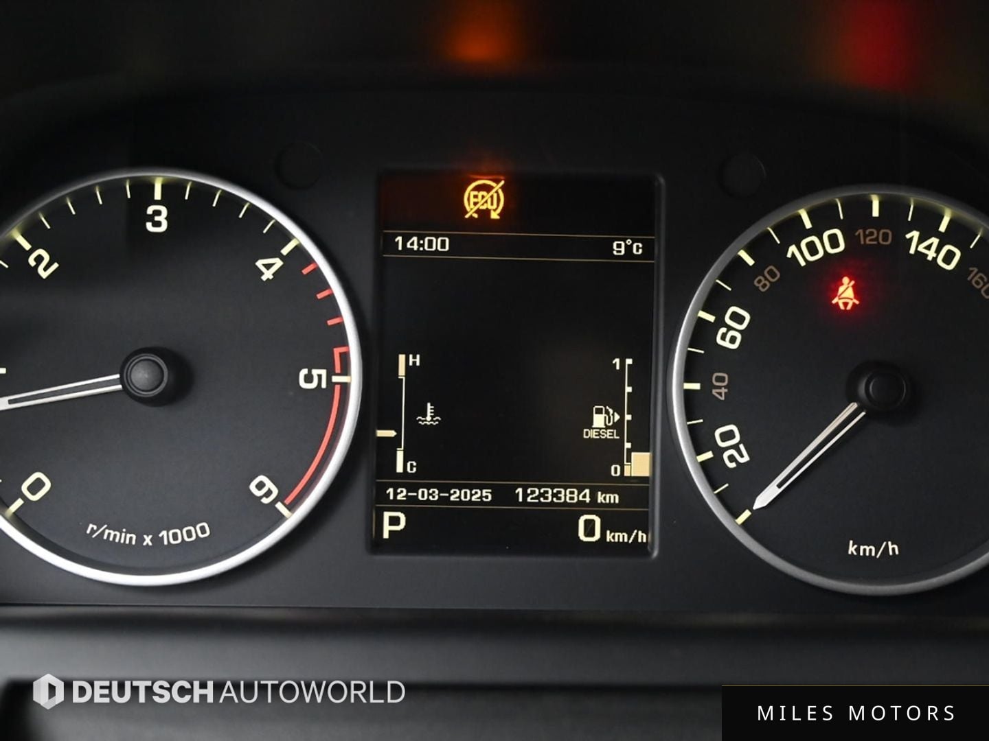 Land Rover Discovery 2015 — миниатюра 8