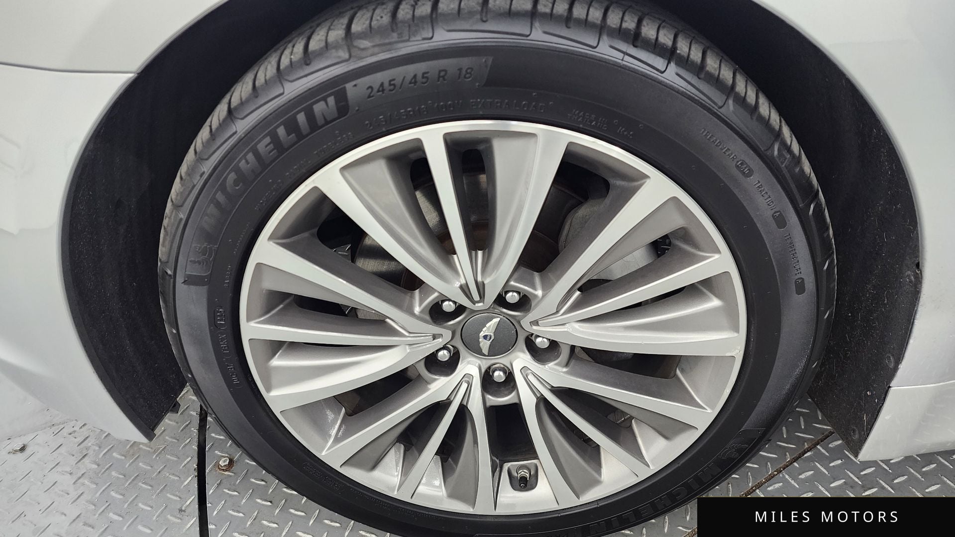 Hyundai Genesis 2013 — миниатюра 5