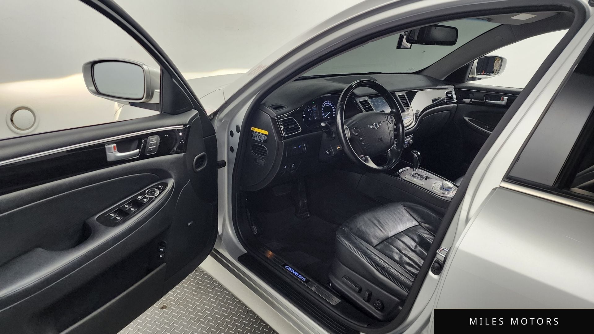 Hyundai Genesis 2013 — миниатюра 10