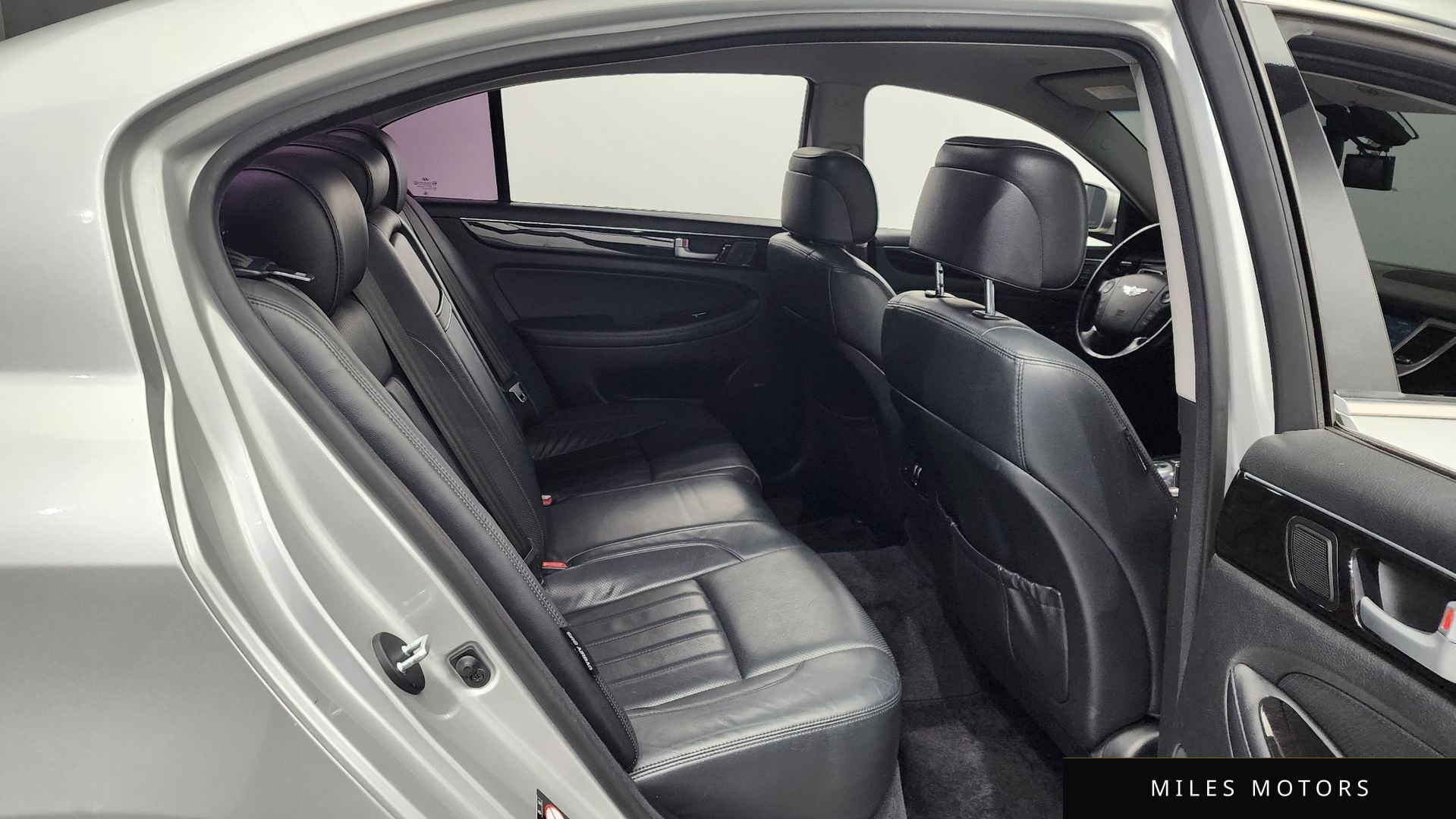 Hyundai Genesis 2013 — миниатюра 12