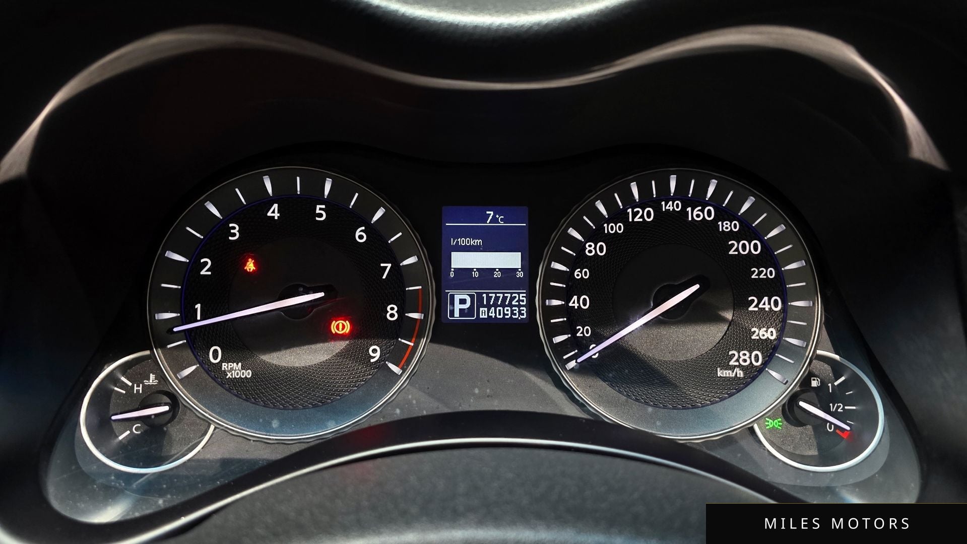 Infiniti M37 2011 — миниатюра 8