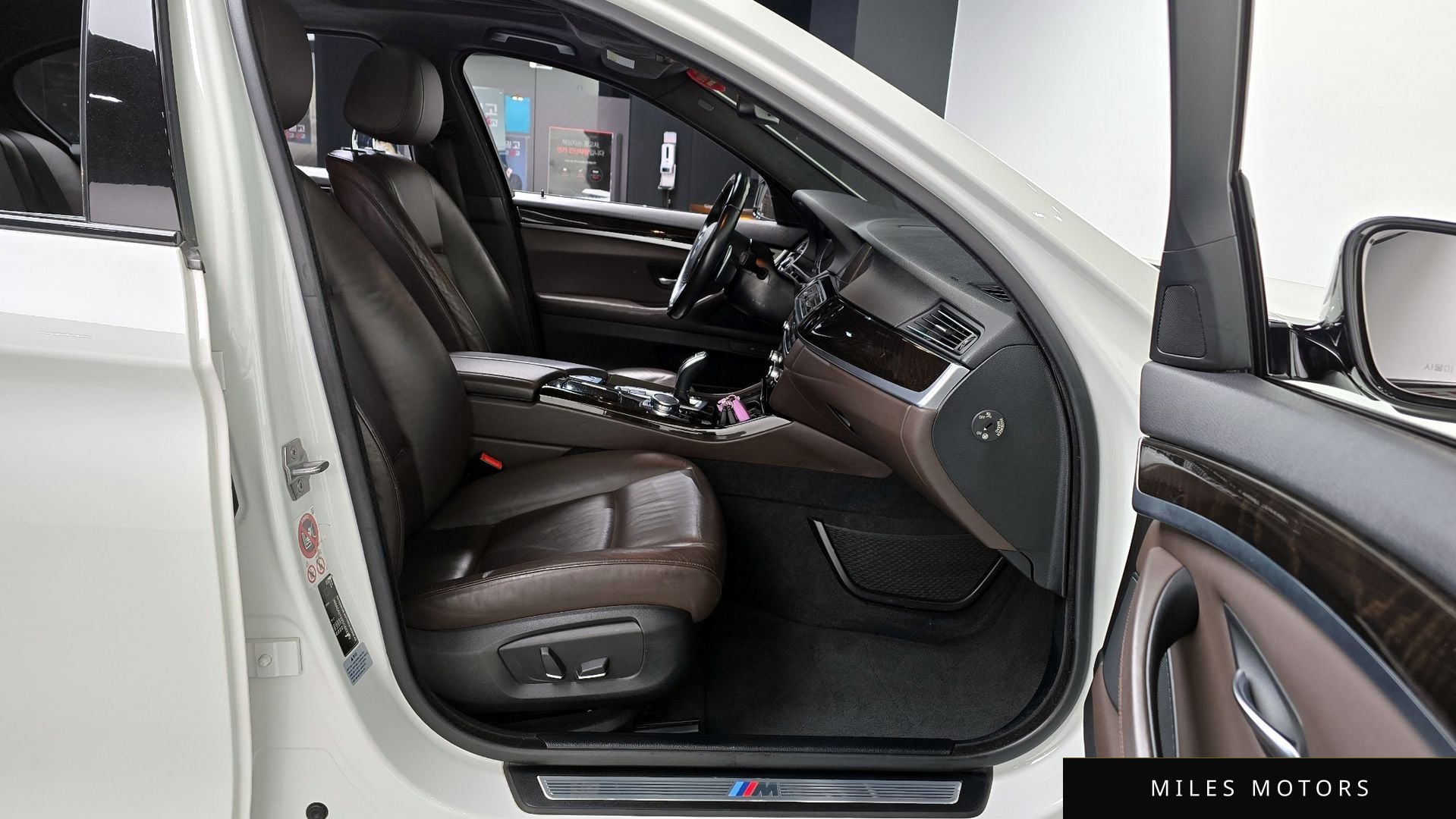 BMW 5 Series (F10) 2016 — миниатюра 10