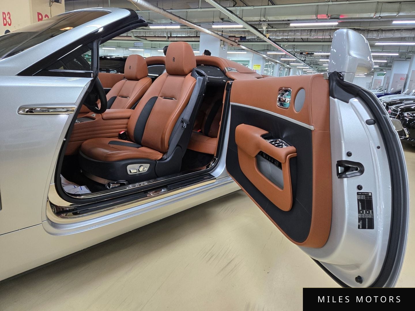 Rolls-Royce Dawn 2021 — миниатюра 9