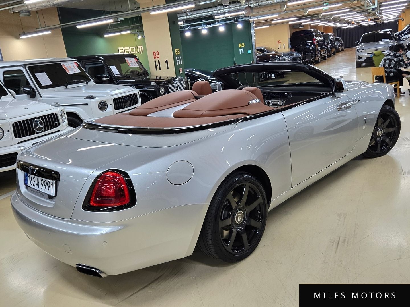 Rolls-Royce Dawn 2021 — миниатюра 10