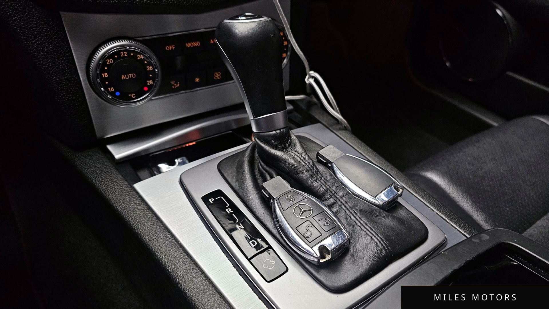 Mercedes-Benz C-Class W204 2010 — миниатюра 9