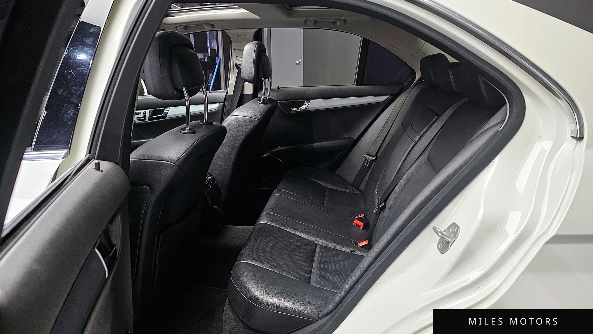 Mercedes-Benz C-Class W204 2010 — миниатюра 12