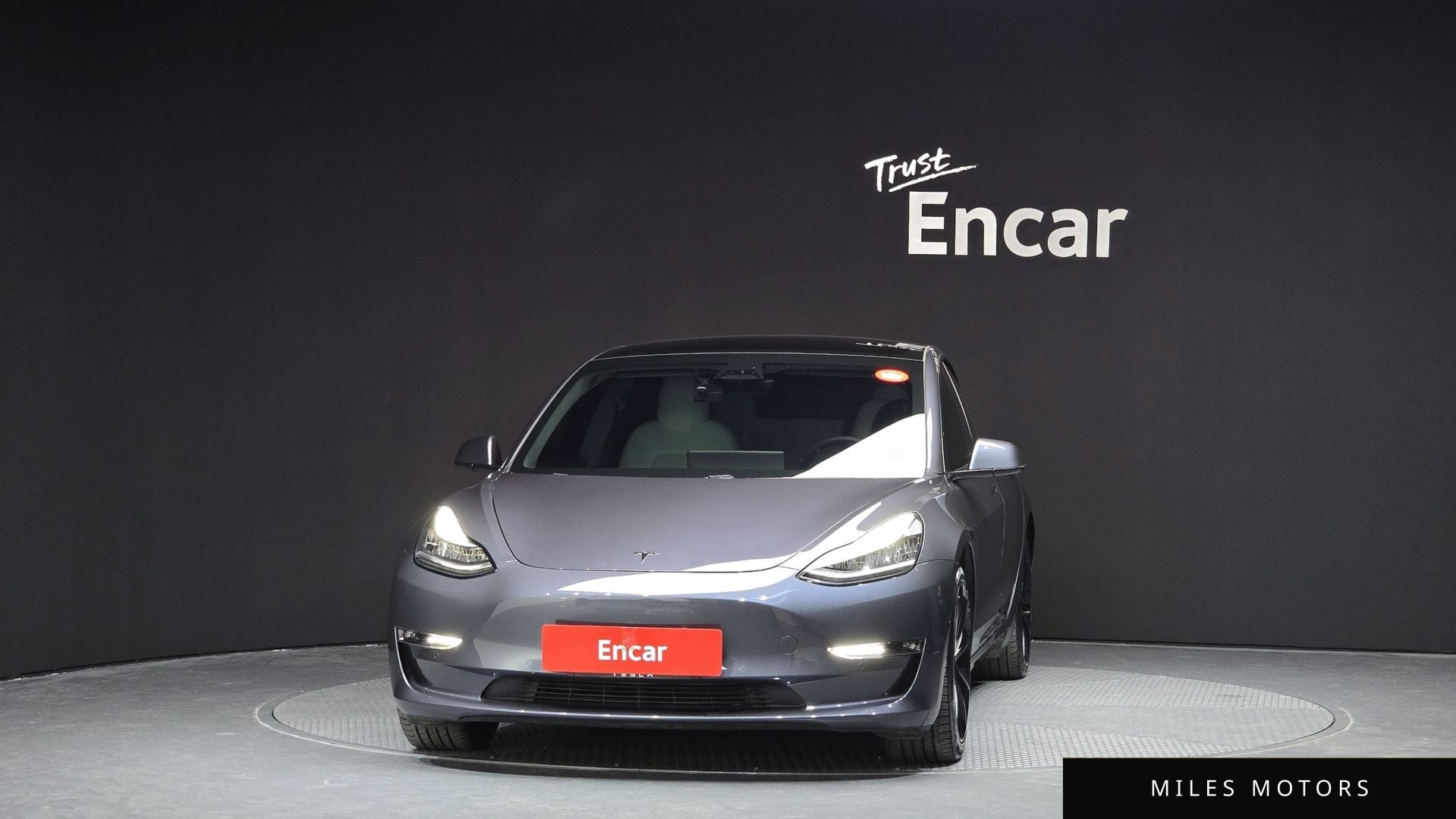 Tesla Model 3 2020 — миниатюра 3