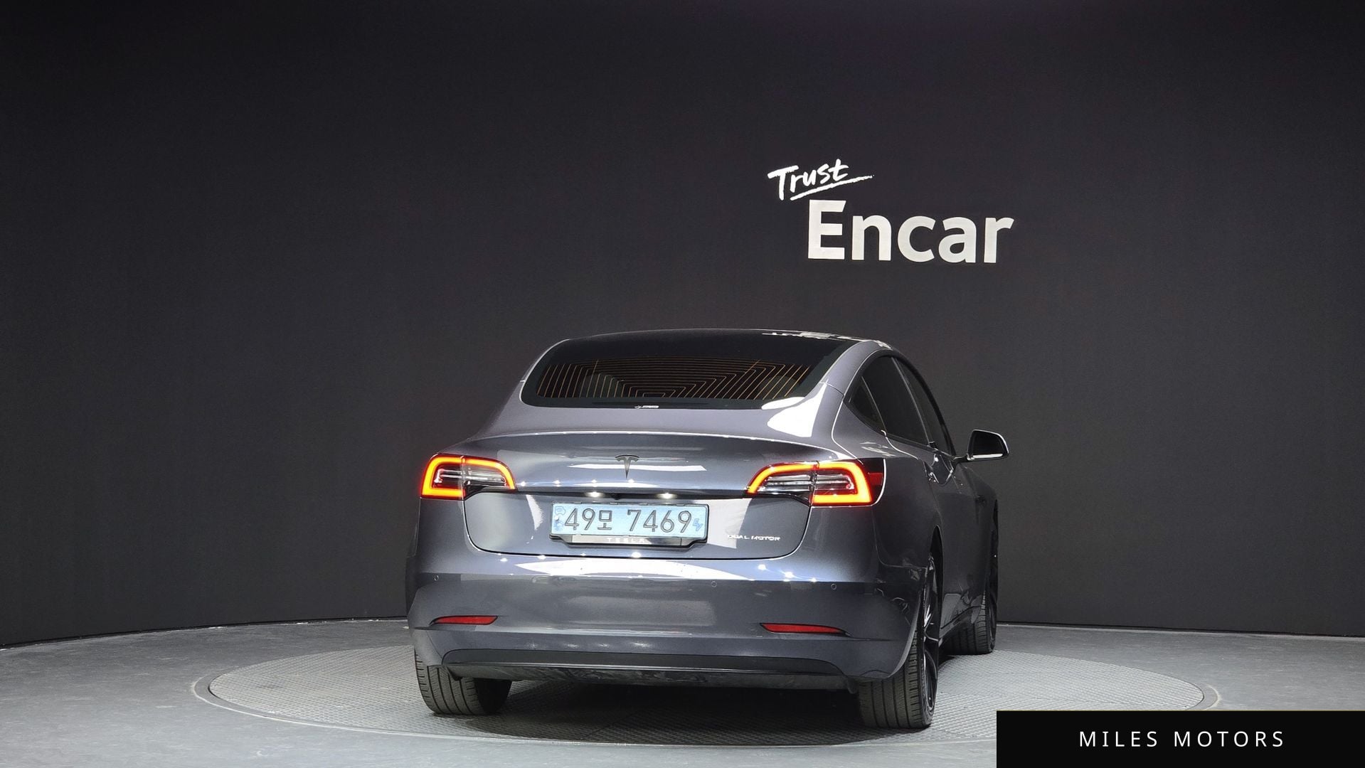 Tesla Model 3 2020 — миниатюра 4