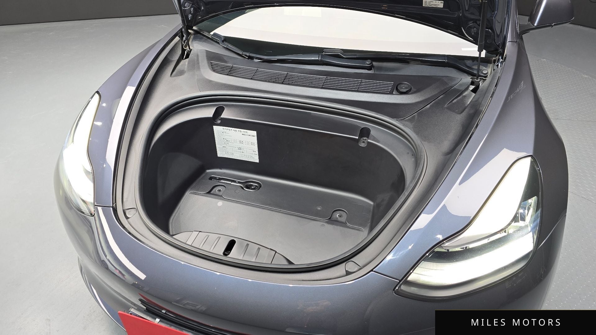 Tesla Model 3 2020 — миниатюра 6