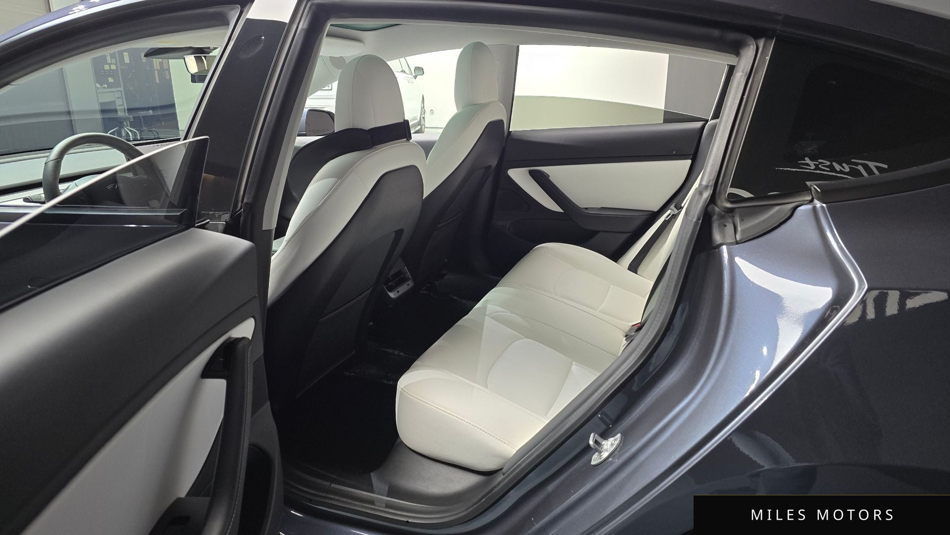 Tesla Model 3 2020 — миниатюра 11