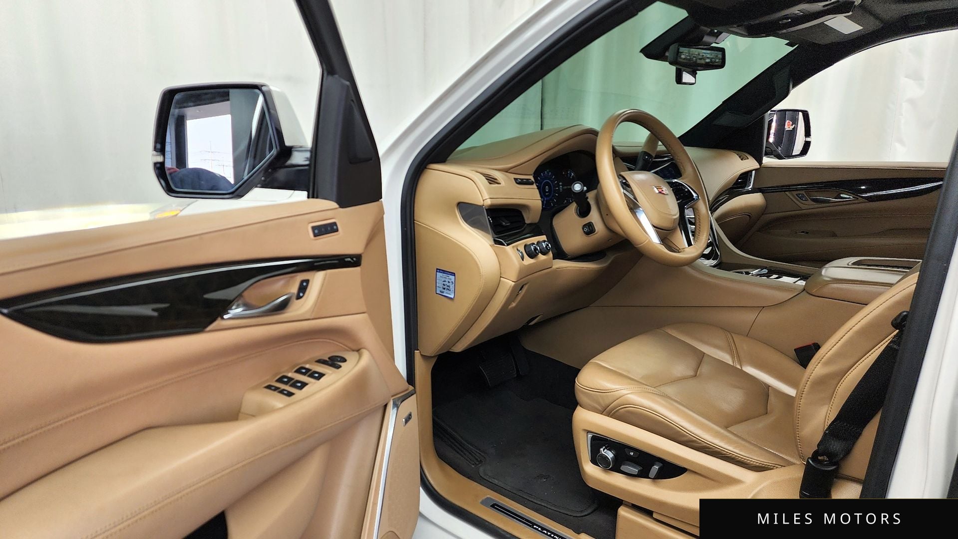 Cadillac Escalade 2020 — миниатюра 10