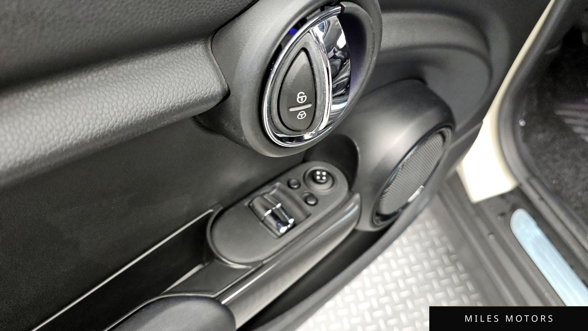 MINI Cooper D 2015 — миниатюра 16