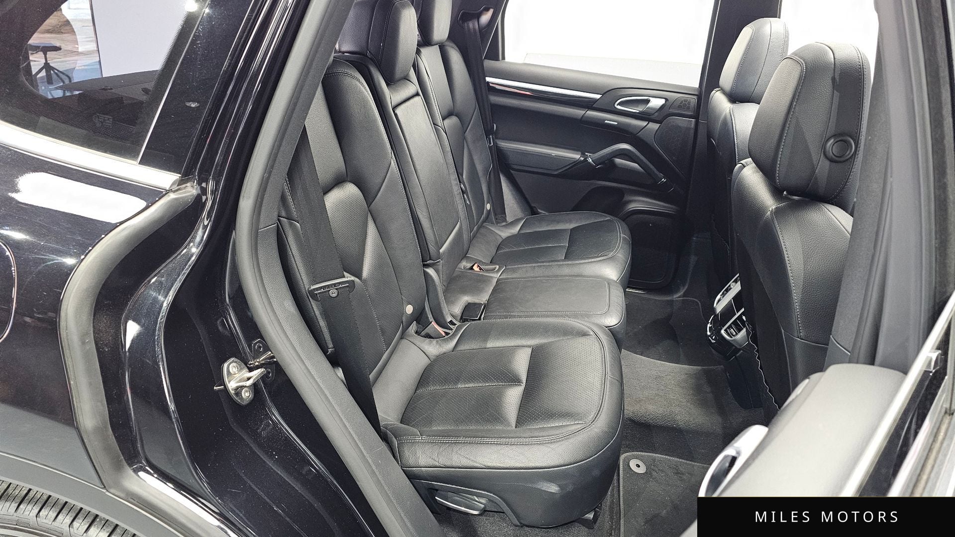 Porsche Cayenne 2016 — миниатюра 12