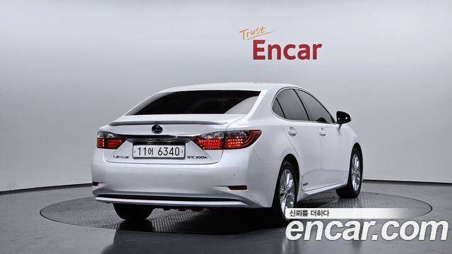 Лексус ES300h 2015 — миниатюра 2