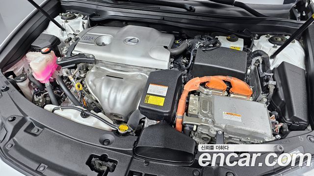 Лексус ES300h 2015 — миниатюра 6