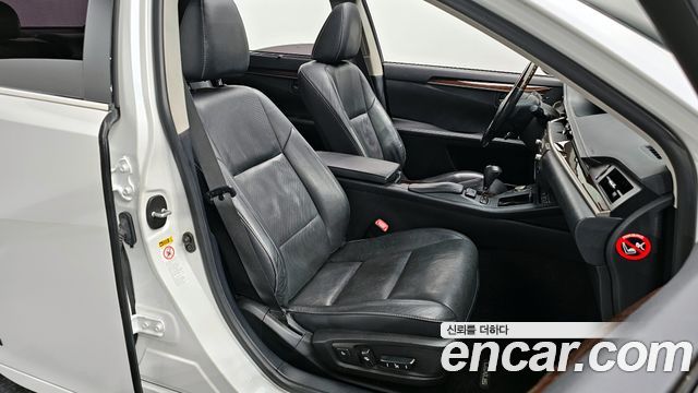 Лексус ES300h 2015 — миниатюра 10